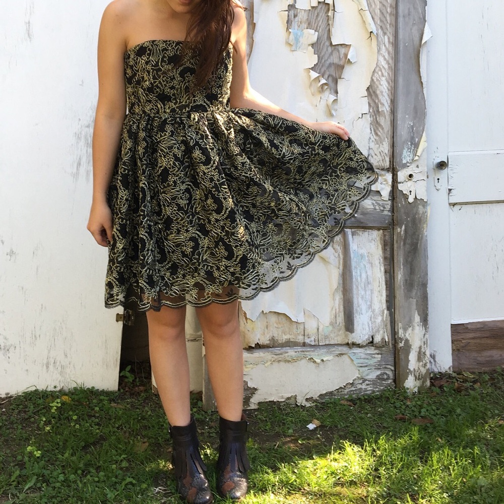 Alice + Olivia Black and Gold Strapless Dress